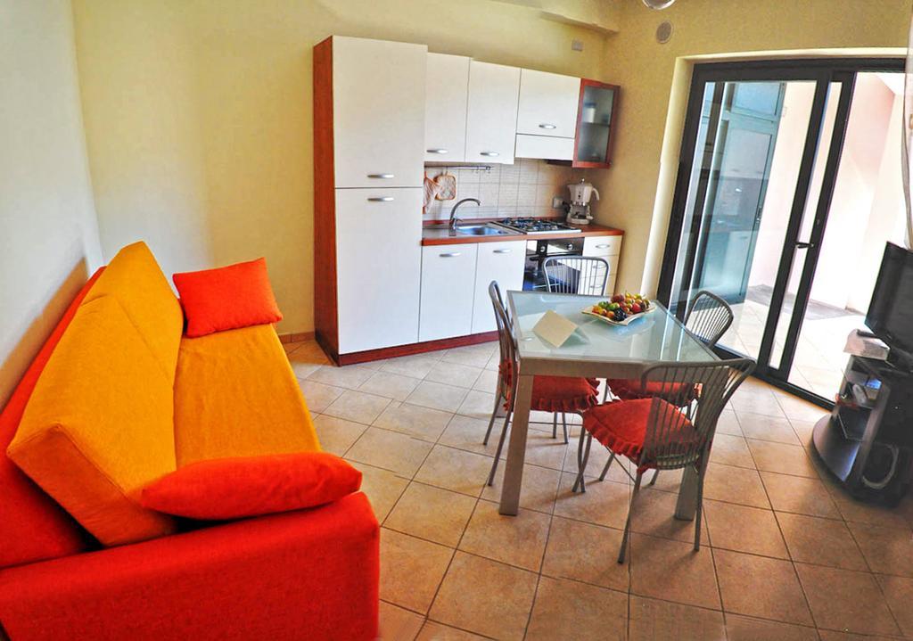 Appartamenti Vacanze Mareemare Capo dʼOrlando Buitenkant foto
